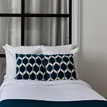 Luxury 2 Bedroom 2 Bathroom Apartment - Louvre